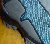 Ứng dụng vải cao su Hypalon trong giày thể thao, giày đi tuyết và giày công nghiệp